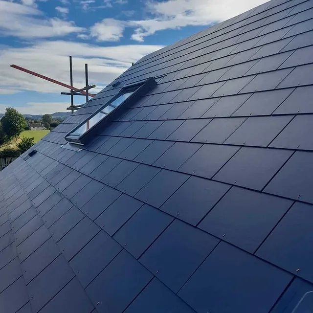 Roof window installations
